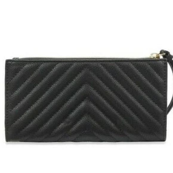 VICTORIA’S SECRET WRISTLET - Picture 4 of 8